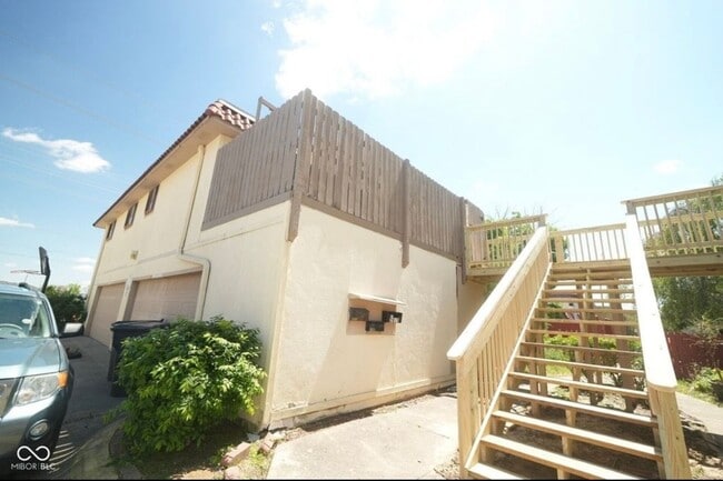 2813 Del Prado Dr