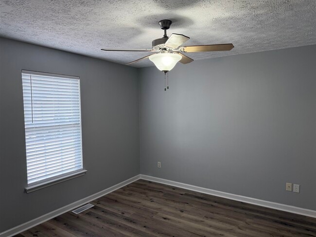 Photo - 360 Cedar Hollow Dr