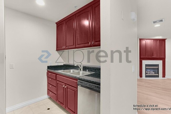 Photo - 717 E Denny Way