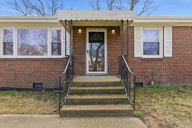 Photo - 2725 Greendale Ave