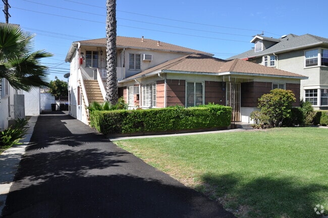 Building Photo - 818 W Glenoaks Blvd Unit 818B Rental