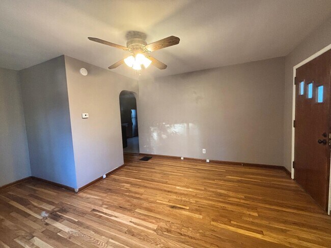 Photo - 344 E Mithoff St