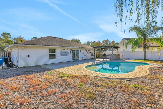 Photo - 1453 Lindseys Xing Dr