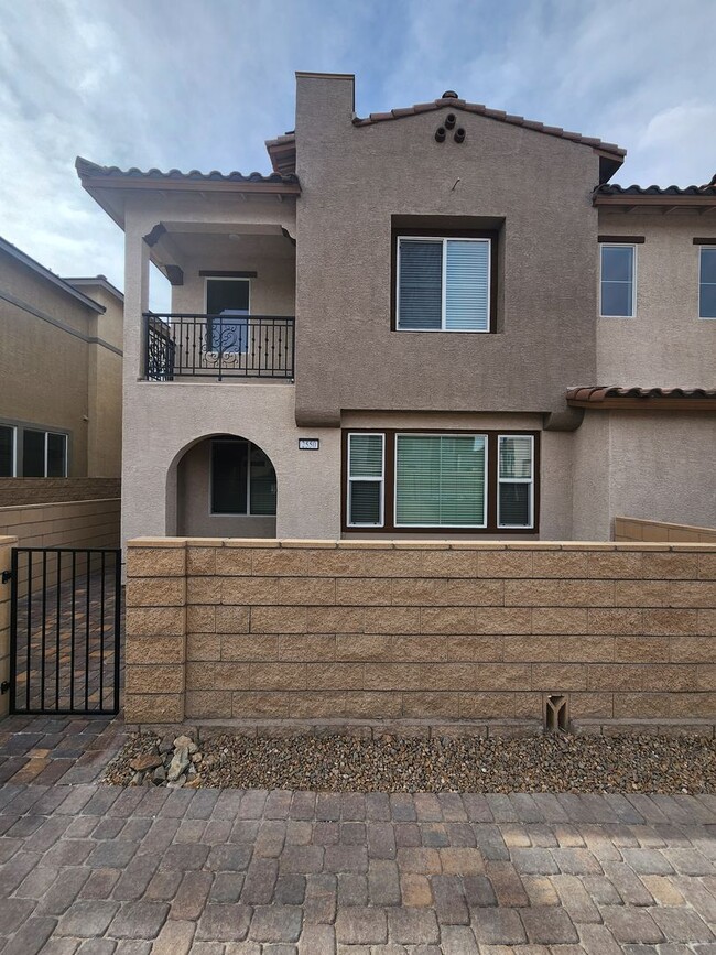 Spacious, Newly Built Two-Story Townhouse ... - Spacious, Newly Built Two-Story Townhouse ...