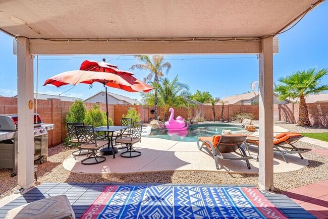 Photo - 915 E Montoya Ln
