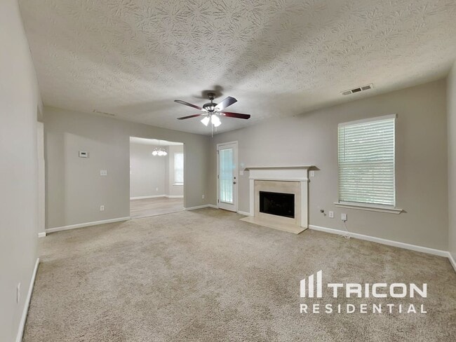 Photo - 330 Summit View Dr