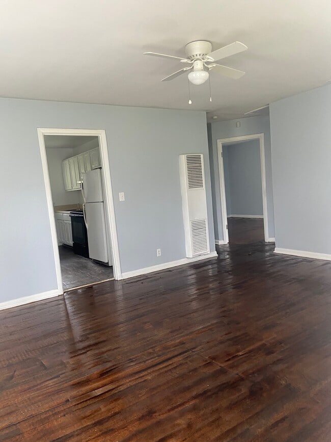 Photo - 208 15th Ave SW