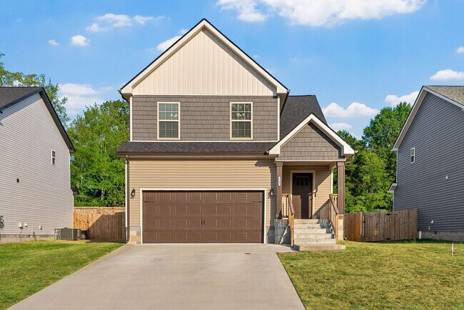 Building Photo - Like New Home Minutes from Fort Campbell!