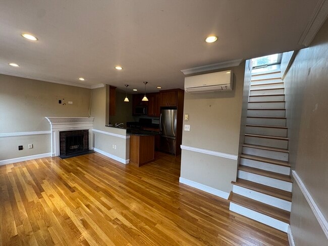 Building Photo - 36 Bradford St Unit 3