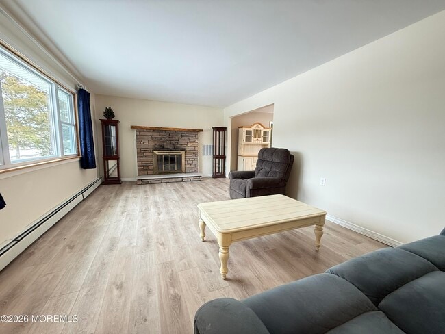 Photo - 63 Shorewood Dr