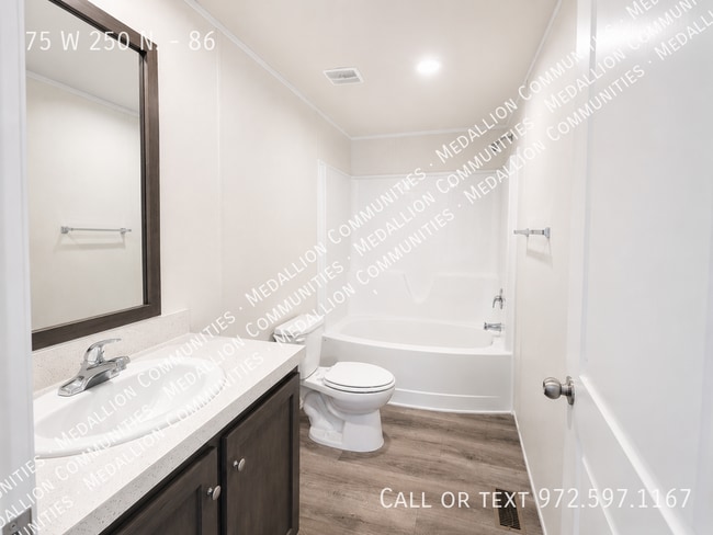 Photo - 75 W 250 N