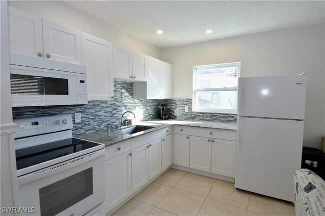 Photo - 3125 Barrett Ave