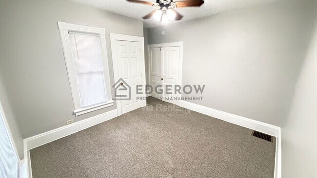 Photo - 635 Lafayette Ave NE