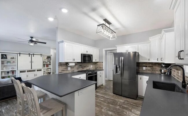 Photo - 304 Palomino Dr Unidad House