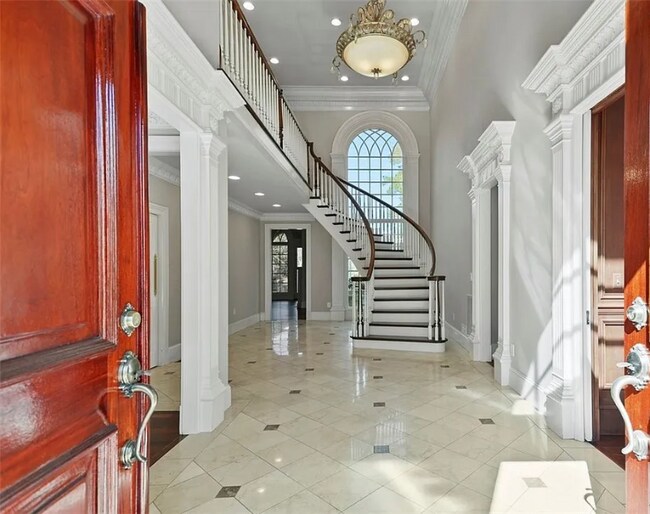 Photo - 10 Cedar Point Dr