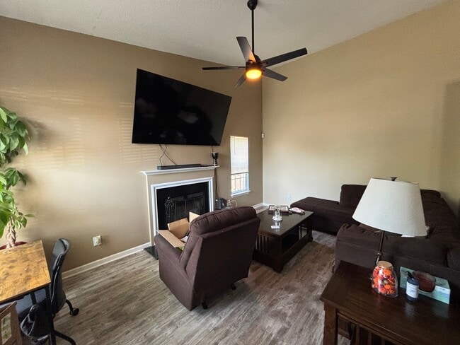 Photo - 4 Bed 2 Bath UNFURNISHED Home with a Loft and Fenced Backyard in Ogden