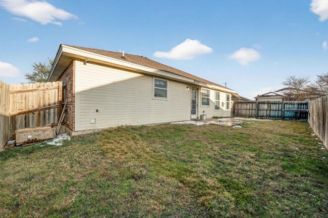 Building Photo - Beautiful 3BD Home on Corner Lot with Fenced Yard & 2-Car Garage in Sonterra