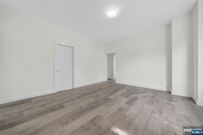 Photo - 66 Boulevard