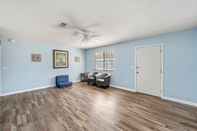 Photo - 1841 County Hwy 183 S