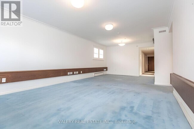 Photo - 47 Ranleigh Ave Unit 201
