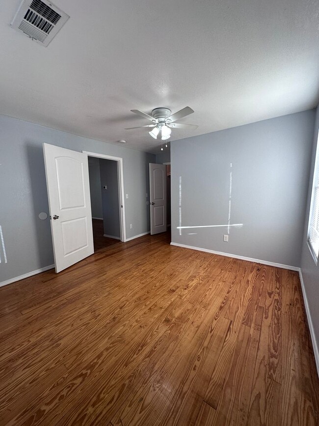 Photo - Large Canyon Home