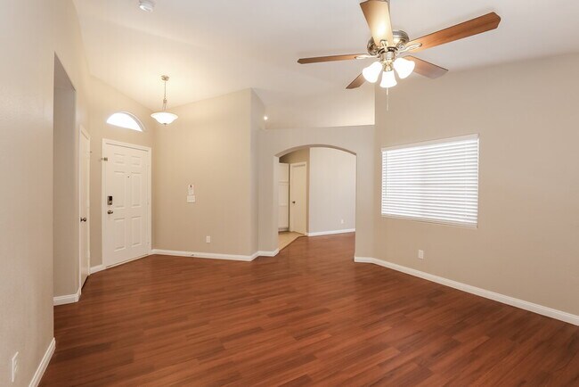 Photo - 615 Stonehurst Dr