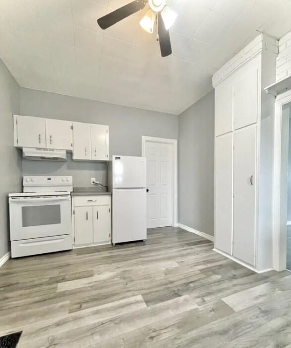 Photo - Spacious 2 Bed / 1 Bath House| $1999/month - Parking Included