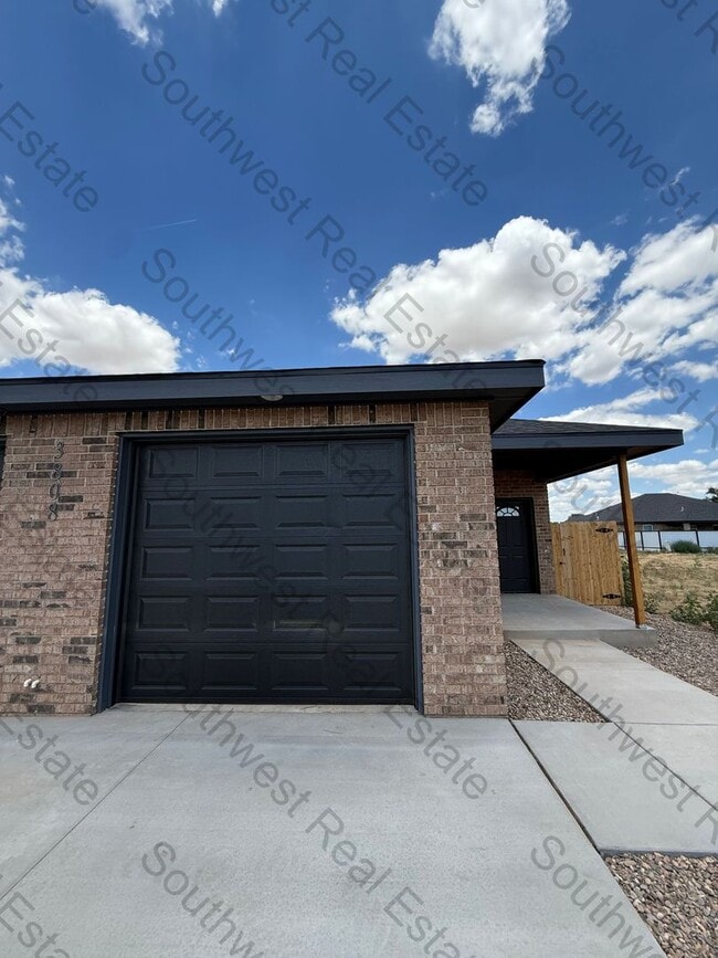Building Photo - 3808 Madison Unit B