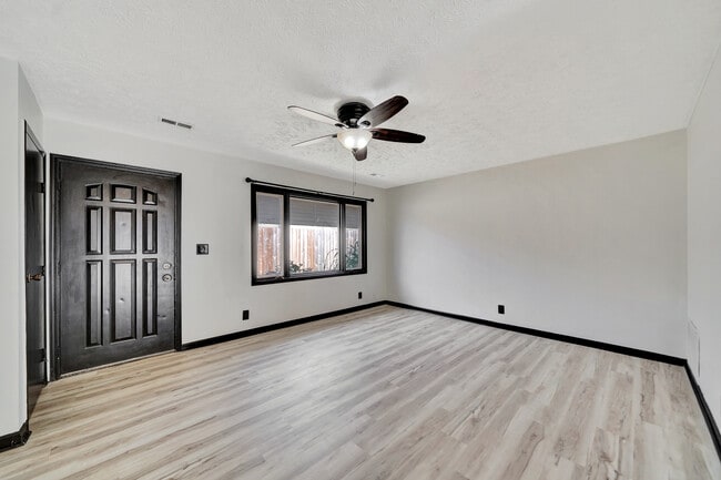 Photo - 5707 Ballard Ave Unit 5709