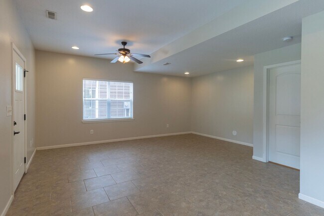 Photo - 1317 W Broadway Unit 1317