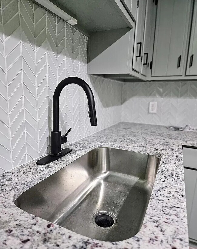 Photo - 177 Peyton Pl SW