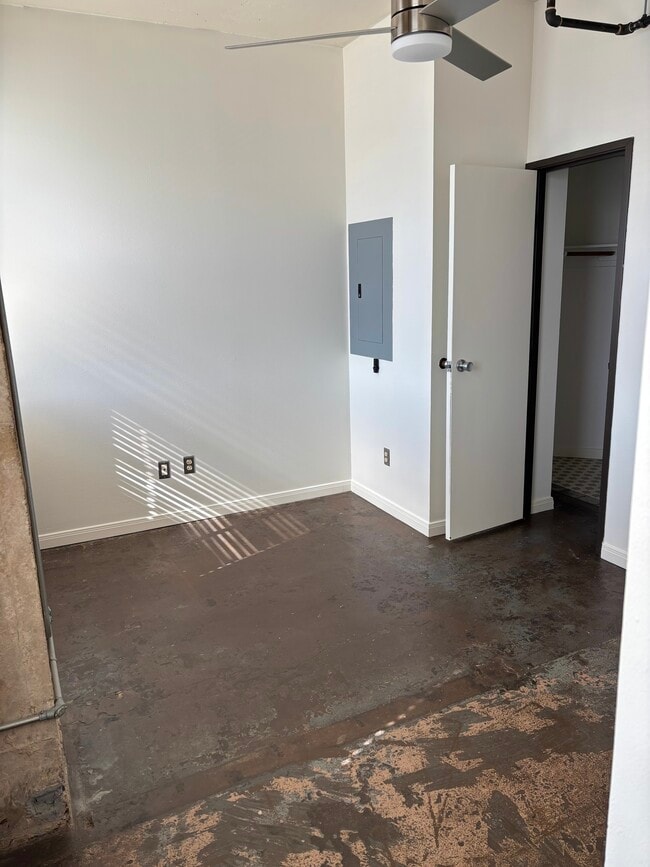 Photo - Praetorian Building Unit 5A