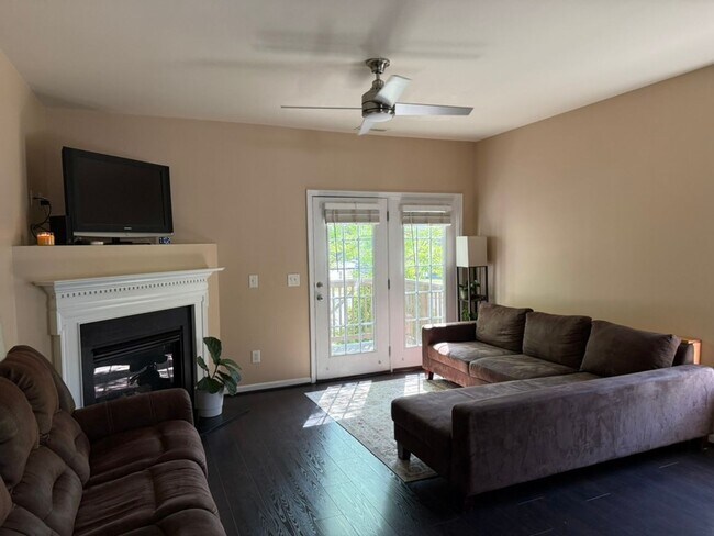 Photo - Available June 1st - 2 Bed, 2.5 Ba End-Unit Townhouse