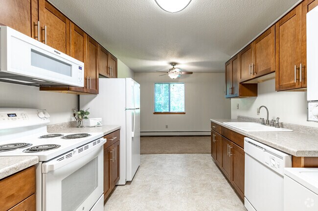 1BR, 1BA - 860SF - Kitchen