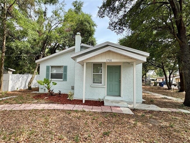 Building Photo - 1701 E Louisiana Ave Rental