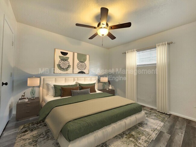 Photo - 1527 E Oak St Unit 2