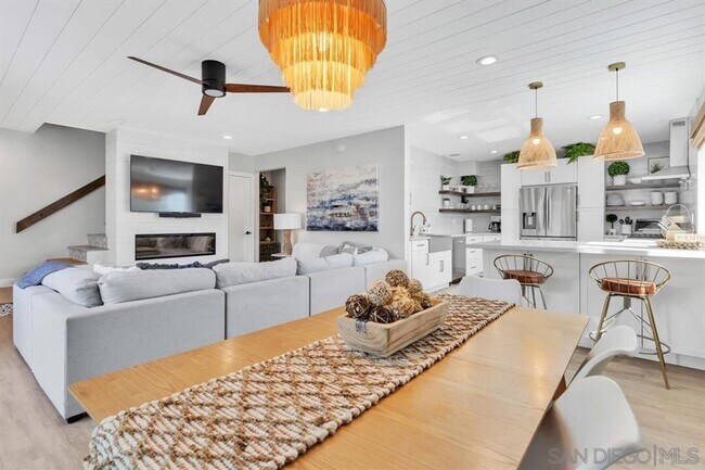Building Photo - Stunning Condo on the Bay Unit Rental