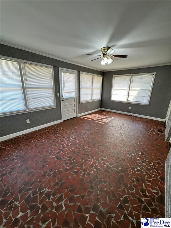 Photo - 1120 2nd Loop Rd