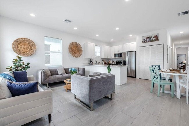 Building Photo - 3699 Saginaw Ave