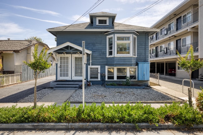 Building Photo - 32 S Morrison Ave Rental