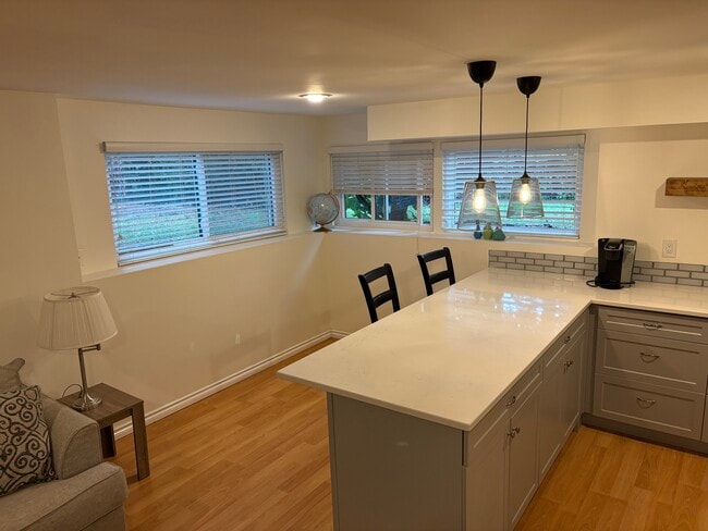 Photo - 924 NE 147th St