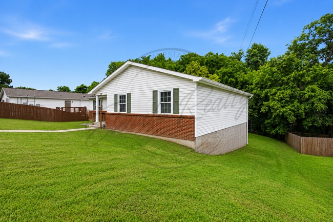 Photo - Two Bedroom Duplex in Hermitage with Back Deck!