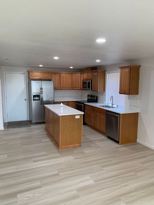 Photo - 7912 Quadra Dr