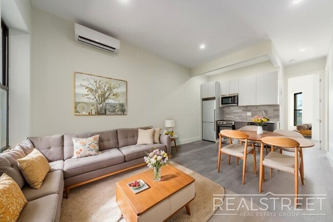 New Modern 2 Bed w Full Amenities + Dishwa... - New Modern 2 Bed w Full Amenities + Dishwa... Apartment Unit 4A