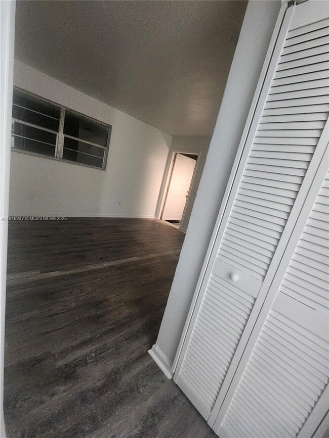 Photo - 519 NW 8th Ave Unit 5