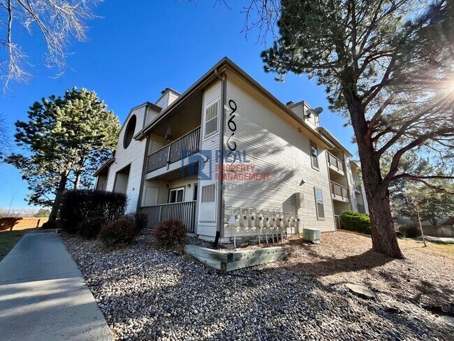 Building Photo - 9662 Brentwood Way Unit 103