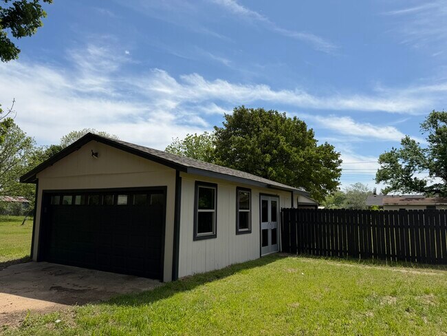 Photo - 152 Riverboat Dr