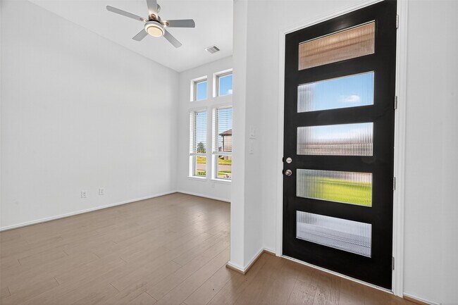 Photo - 1527 Munson Valley Rd