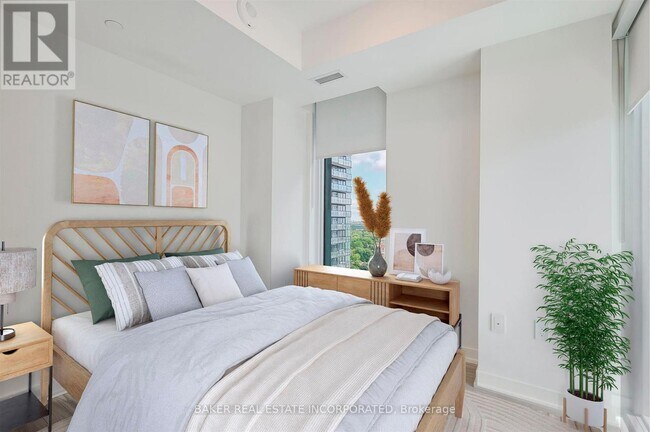 Photo - 223 Redpath Ave Unité 2402