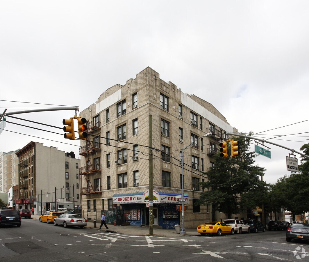 24-16 40th Ave - 24-16 40th Ave